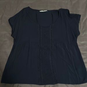 Maurice’s navy blue top